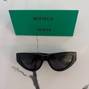 Bottega Veneta BV1176S 001 Black Grey Cat Eye Women Sunglasses